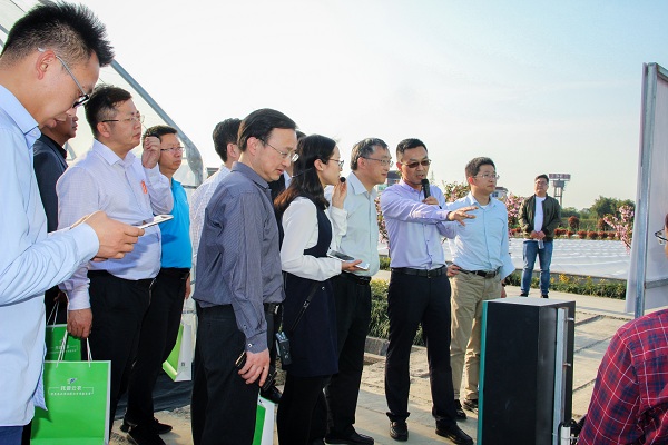 王主任一行關注托普云農智能標準化產品:棚聯網2