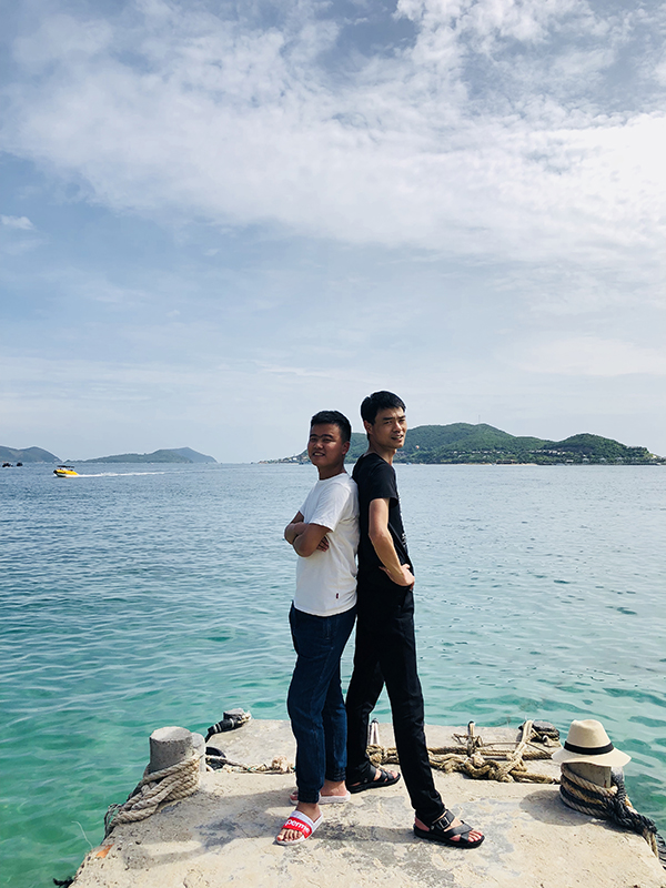 ��ζpose���M����