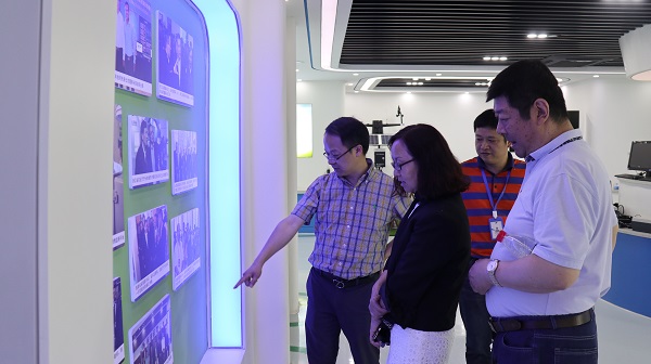 農業(yè)農村部對外經(jīng)濟合作中心領導蒞臨托普云農調研