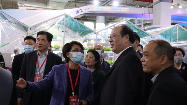     �����r(n��ng)����(hu��)չʾ�ĳ���(j��)�r(n��ng)��(ch��ng)�������ѷNֲ�O(sh��)ʩ���ĸ߶��w�F(xi��n)������(j��)�r(n��ng)��(ch��ng)���������r(n��ng)���c���O(sh��)���ԈD���R(sh��)�e���˹����ܼ��g(sh��)����ģ���(sh��)�F(xi��n)���a(ch��n)���ӹ����}(c��ng)��(ch��)���N(xi��o)��һ�w����(sh��)�ֹ���ģʽ��̽�������������a(ch��n)�������޼�/��ժ�����ܷ֒���������ص��ǻۈ�(ch��ng)���������я����L(zh��ng)���N(xi��o)�۵�ȫ�a(ch��n)�I(y��)��ṩ��(sh��)�ֻ������ܻ��ӳ֣�������a(ch��n)����Ч�ʡ�