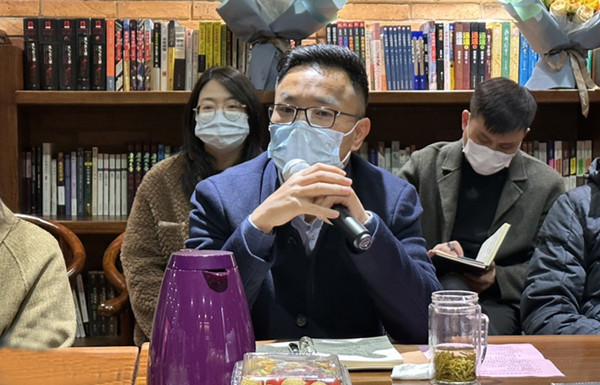 ����(y��ng)�����L(zh��ng)�c��(y��u)��T���挦(du��)�潻��